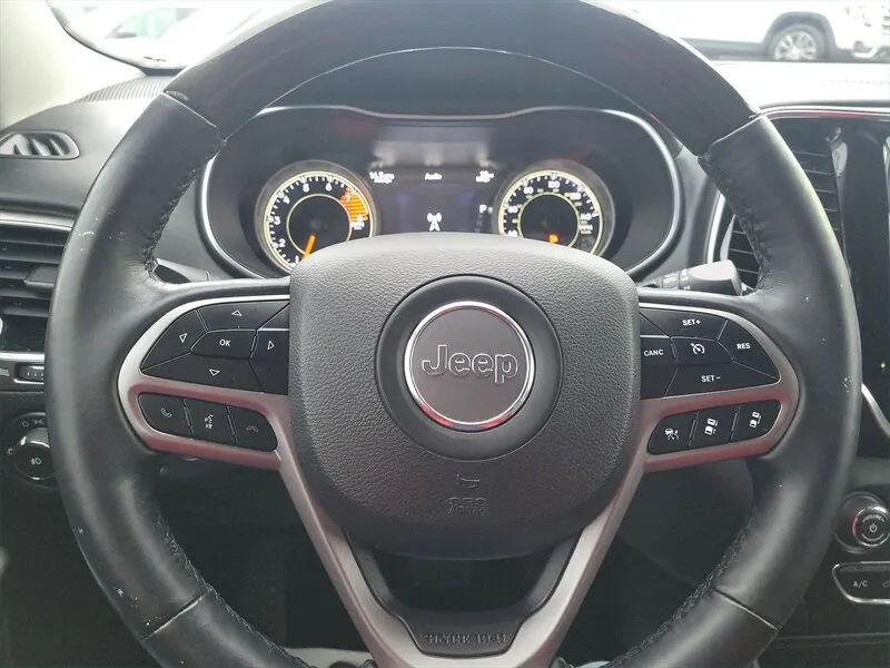 2019 Jeep Cherokee Overland - Photo 16