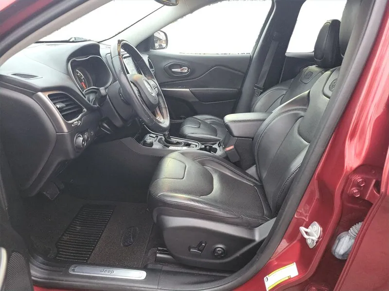 2019 Jeep Cherokee Overland - Photo 10
