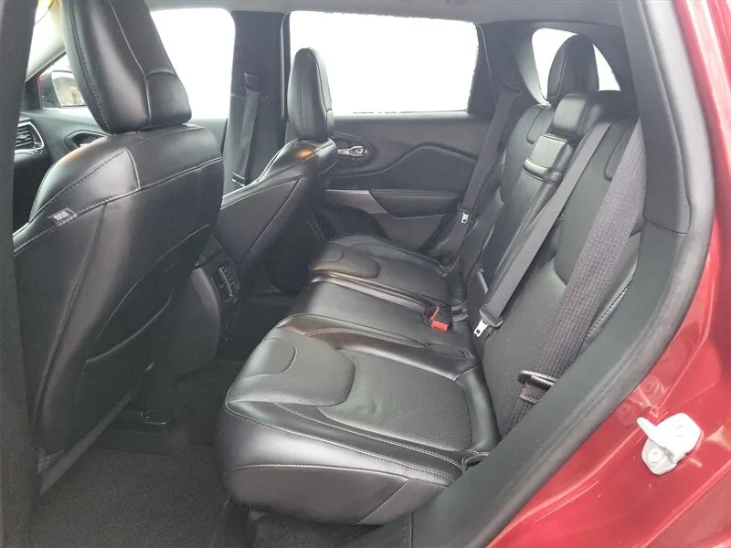 2019 Jeep Cherokee Overland - Photo 11