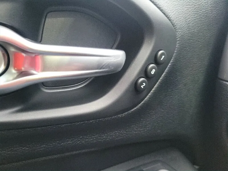 2019 Jeep Cherokee Overland - Photo 30