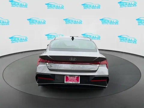 More photos of 2024 Hyundai ELANTRA Limited at Gerald Auto Sales, IL