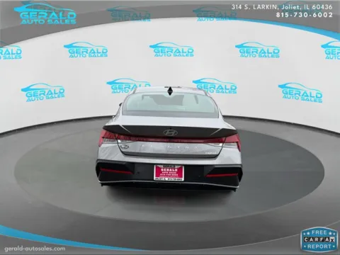 More photos of 2024 Hyundai ELANTRA Limited at Gerald Auto Sales, IL