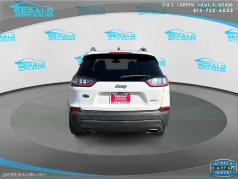 More photos of 2019 Jeep Cherokee Latitude Plus at Gerald Auto Sales, IL