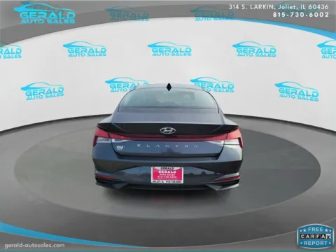 More photos of 2021 Hyundai ELANTRA SEL at Gerald Auto Sales, IL