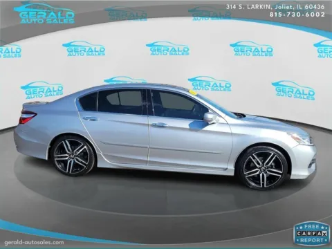 More photos of 2017 Honda Accord Touring V6 at Gerald Auto Sales, IL