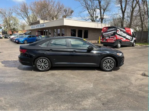 More photos of 2019 Volkswagen Jetta SE at Gerald Auto Sales, IL