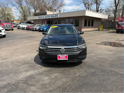 Photos of 2019 Volkswagen Jetta SE for sale in Joliet, IL at Gerald Auto Sales