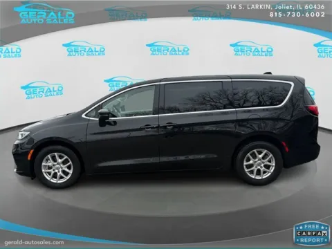 Another view of 2023 Chrysler Pacifica Touring L for sale in Joliet, IL at Gerald Auto Sales