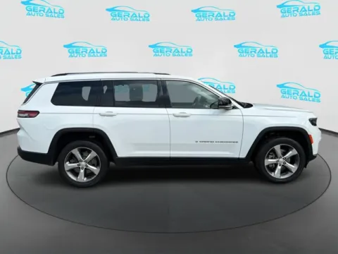 More photos of 2022 Jeep Grand Cherokee L Limited at Gerald Auto Sales, IL