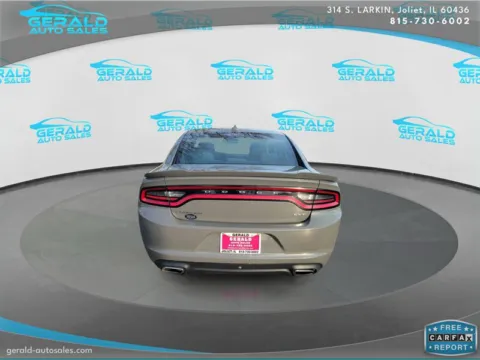 More photos of 2017 Dodge Charger SXT at Gerald Auto Sales, IL