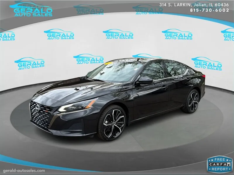 Black 2023 Nissan Altima 2.5 SR for sale in Joliet, IL