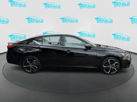 More photos of 2023 Nissan Altima 2.5 SR at Gerald Auto Sales, IL
