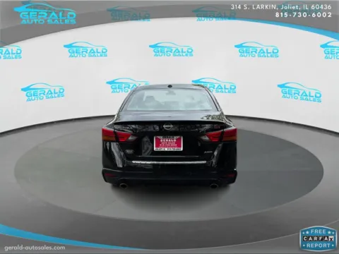 More photos of 2023 Nissan Altima 2.5 SR at Gerald Auto Sales, IL