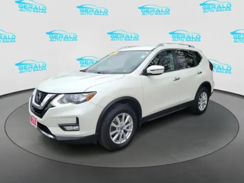 White 2019 Nissan Rogue SV for sale in Joliet, IL