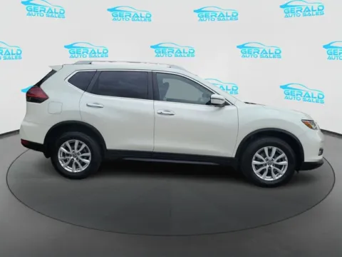 More photos of 2019 Nissan Rogue SV at Gerald Auto Sales, IL