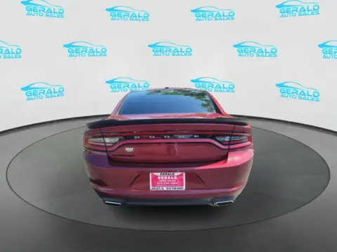 More photos of 2019 Dodge Charger SXT at Gerald Auto Sales, IL