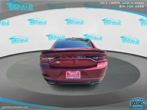 More photos of 2019 Dodge Charger SXT at Gerald Auto Sales, IL