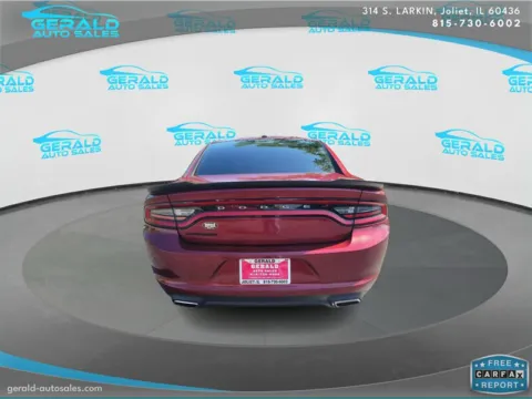 More photos of 2019 Dodge Charger SXT at Gerald Auto Sales, IL