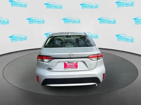 More photos of 2022 Toyota Corolla LE at Gerald Auto Sales, IL