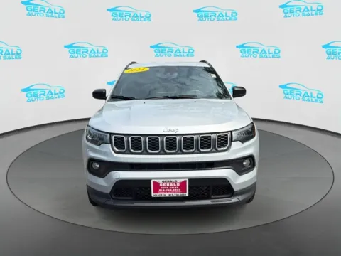 Photos of 2024 Jeep Compass Latitude for sale in Joliet, IL at Gerald Auto Sales