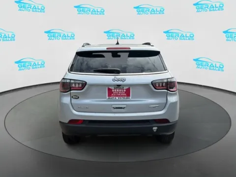 More photos of 2024 Jeep Compass Latitude at Gerald Auto Sales, IL