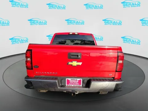 More photos of 2018 Chevrolet Silverado 1500 LT at Gerald Auto Sales, IL