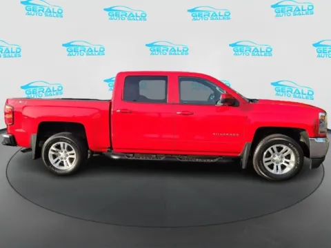 More photos of 2018 Chevrolet Silverado 1500 LT at Gerald Auto Sales, IL