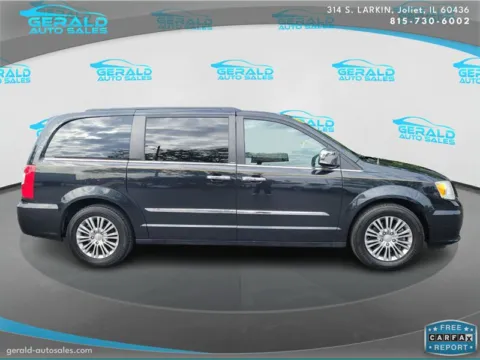 More photos of 2014 Chrysler Town and Country Touring-L at Gerald Auto Sales, IL