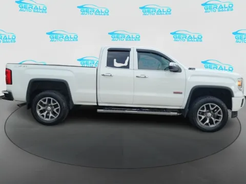 More photos of 2015 GMC Sierra 1500 SLE at Gerald Auto Sales, IL