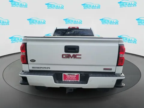 More photos of 2015 GMC Sierra 1500 SLE at Gerald Auto Sales, IL