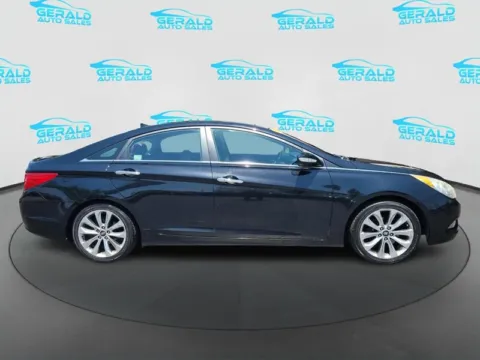More photos of 2012 Hyundai SONATA 2.0T Limited at Gerald Auto Sales, IL