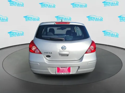 More photos of 2010 Nissan Versa 1.8 S at Gerald Auto Sales, IL