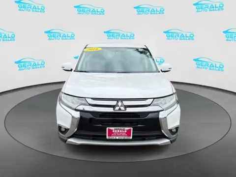 Photos of 2016 Mitsubishi Outlander ES for sale in Joliet, IL at Gerald Auto Sales