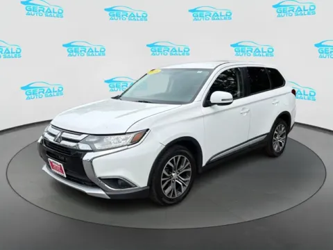White 2016 Mitsubishi Outlander ES for sale in Joliet, IL