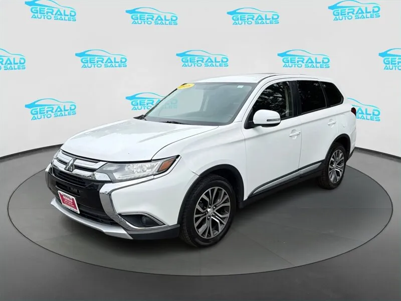 White 2016 Mitsubishi Outlander ES for sale in Joliet, IL
