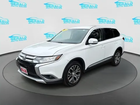 White 2016 Mitsubishi Outlander SE for sale in Joliet, IL