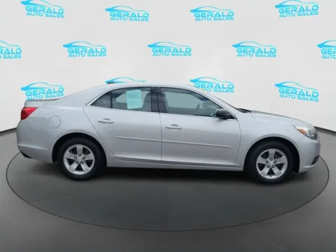 More photos of 2013 Chevrolet Malibu LS at Gerald Auto Sales, IL