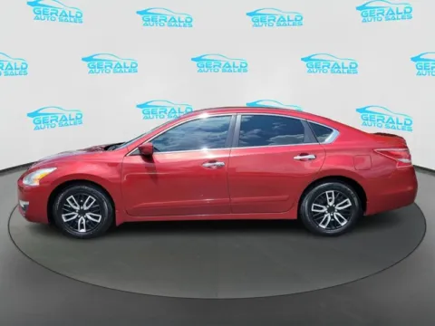 Another view of 2013 Nissan Altima 2.5 S for sale in Joliet, IL at Gerald Auto Sales
