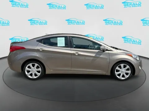 More photos of 2013 Hyundai ELANTRA Limited at Gerald Auto Sales, IL