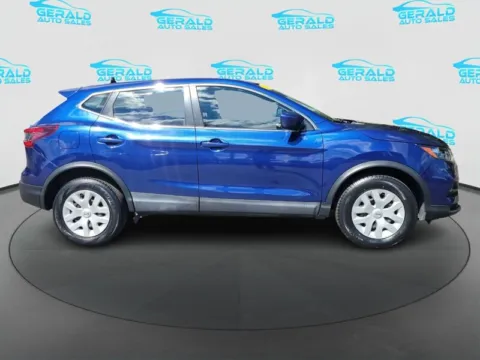 More photos of 2020 Nissan Rogue Sport S at Gerald Auto Sales, IL