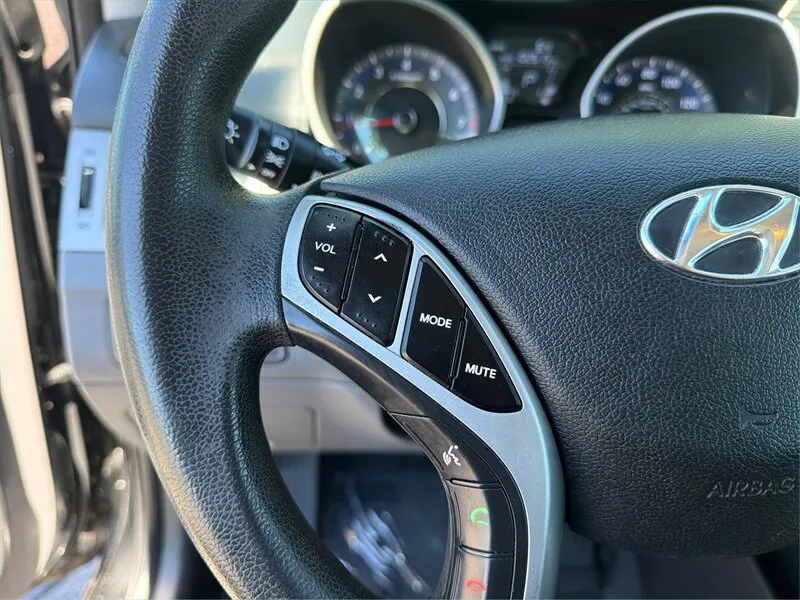 2012 Hyundai Elantra GLS - Photo 22