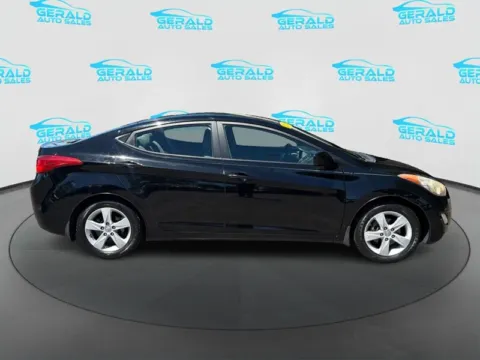 More photos of 2012 Hyundai ELANTRA GLS at Gerald Auto Sales, IL