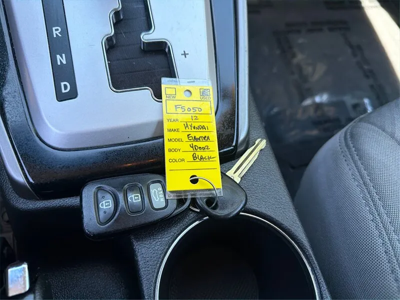 2012 Hyundai Elantra GLS - Photo 24