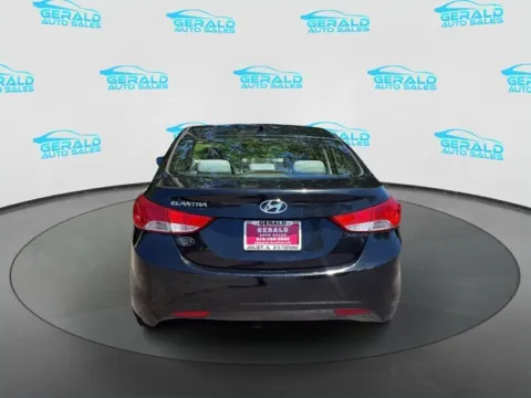 More photos of 2012 Hyundai ELANTRA GLS at Gerald Auto Sales, IL