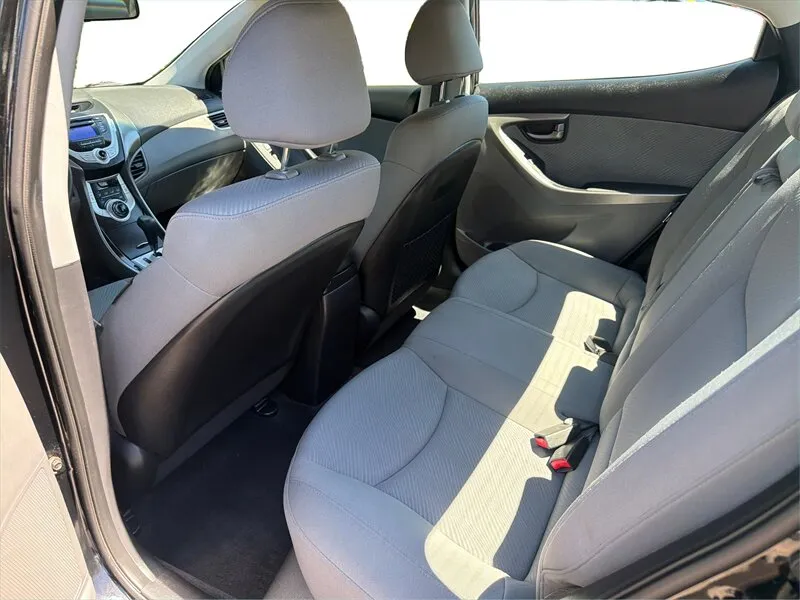 2012 Hyundai Elantra GLS - Photo 11