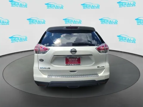 More photos of 2015 Nissan Rogue SL at Gerald Auto Sales, IL