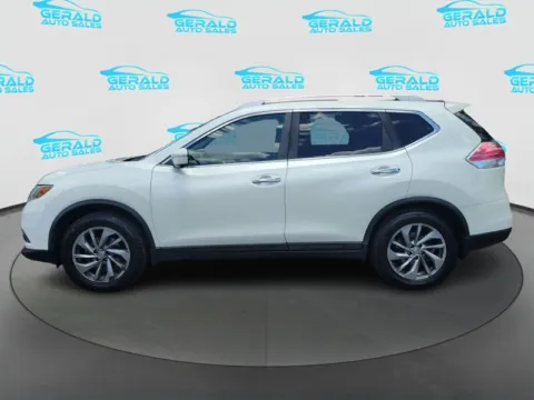 Another view of 2015 Nissan Rogue SL for sale in Joliet, IL at Gerald Auto Sales