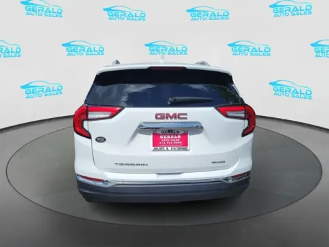 More photos of 2023 GMC Terrain SLT at Gerald Auto Sales, IL