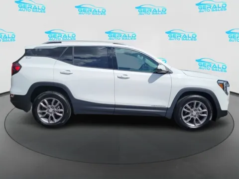 More photos of 2023 GMC Terrain SLT at Gerald Auto Sales, IL