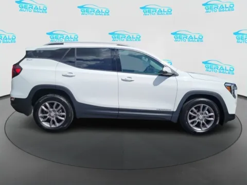 More photos of 2023 GMC Terrain SLT at Gerald Auto Sales, IL